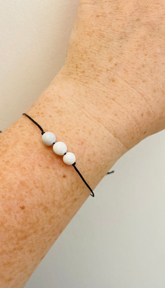 Howlite Wish bracelets (Round bead)